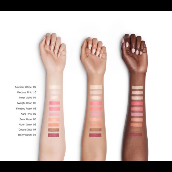 SHISEIDO InnerGlow CheekPowder 01 Inner Light NIB - Picture 3 of 3